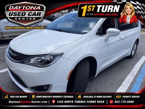 Used 2019 Chrysler Pacifica Touring Plus w/ Advanced Safetytec Group FWD image 1