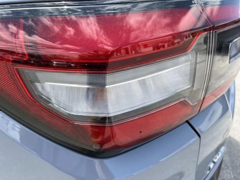 Used 2025 Honda Pilot Touring image 10