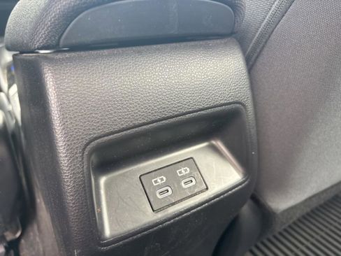 Used 2025 Toyota Corolla LE FWD image 11