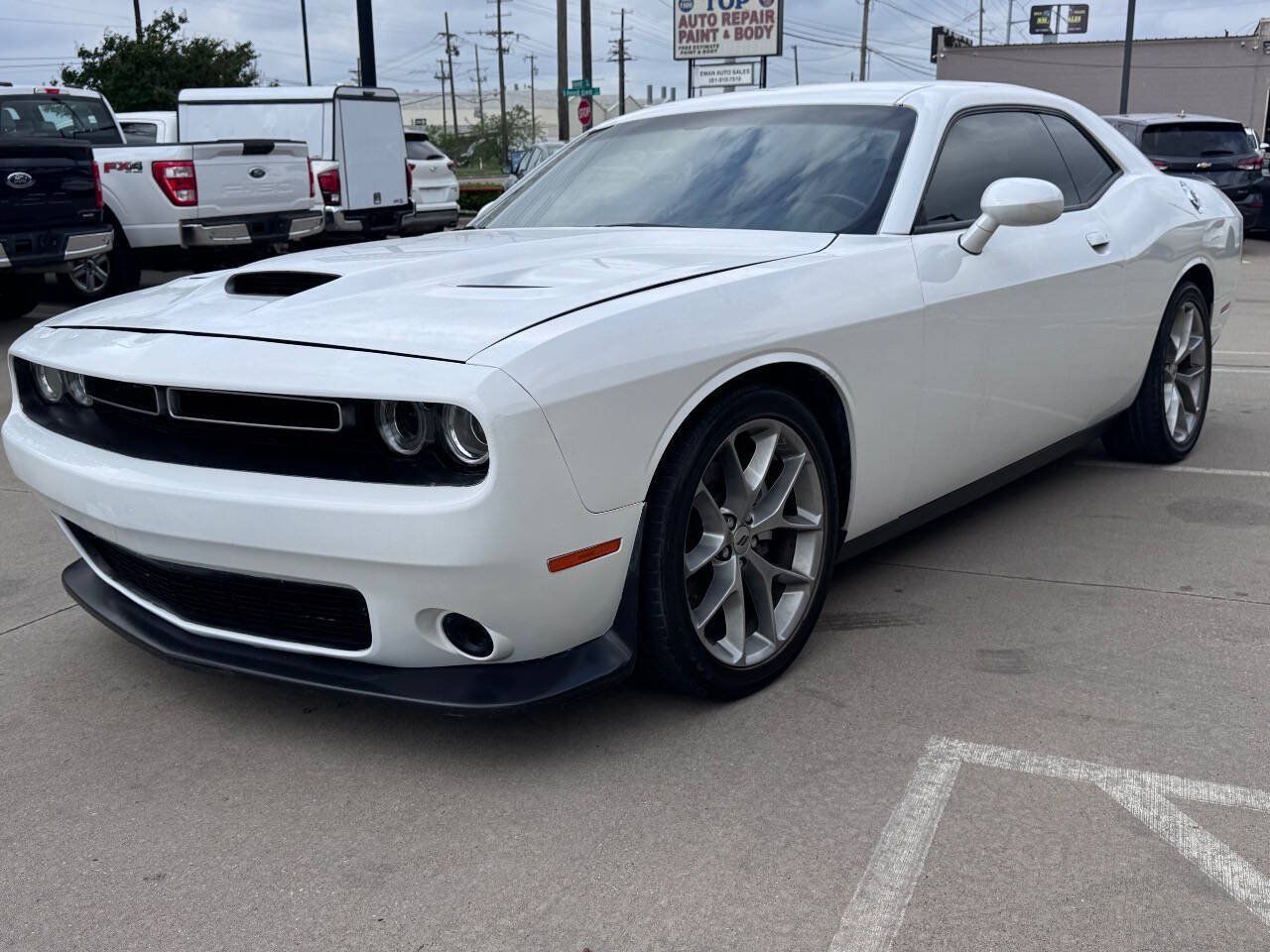 Used 2023 Dodge Challenger GT RWD image 1