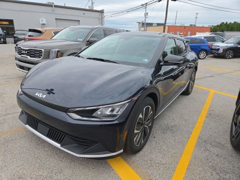 Certified 2024 Kia EV6 Light AWD/4WD image 14