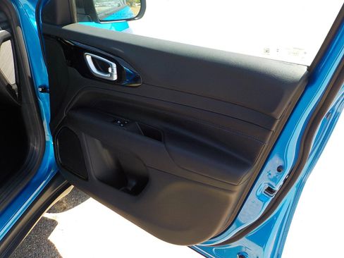 New 2025 Jeep Compass Latitude w/ Altitude Special Edition image 14