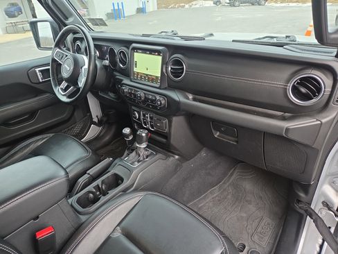 Certified 2023 Jeep Wrangler Unlimited Sahara w/ Cold Weather Group AWD/4WD image 15