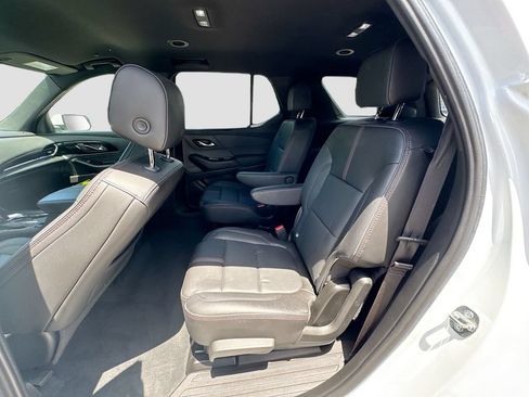 Used 2023 Chevrolet Traverse RS FWD image 26