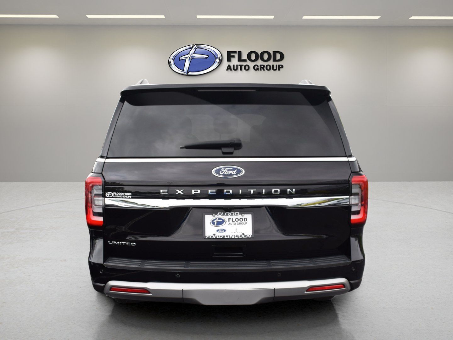 Used 2023 Ford Expedition Limited AWD/4WD image 5