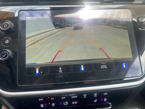 Used 2023 Chevrolet Bolt EUV Premier w/ Sun & Sound Package FWD image 24