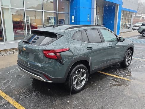 New 2025 Chevrolet Trax LT w/ Sunroof Package image 8