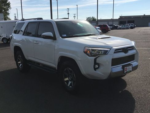 Used 2023 Toyota 4Runner TRD Off-Road Premium w/ Moonroof Package AWD/4WD image 11
