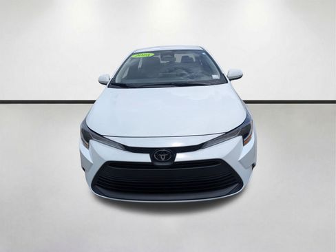 Used 2025 Toyota Corolla LE FWD image 9