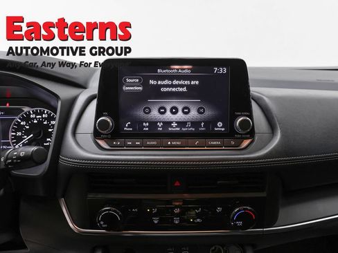Used 2024 Nissan Rogue S AWD/4WD image 12