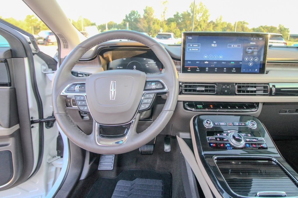 Used 2023 Lincoln Nautilus Reserve w/ Equipment Group 201A AWD/4WD image 30
