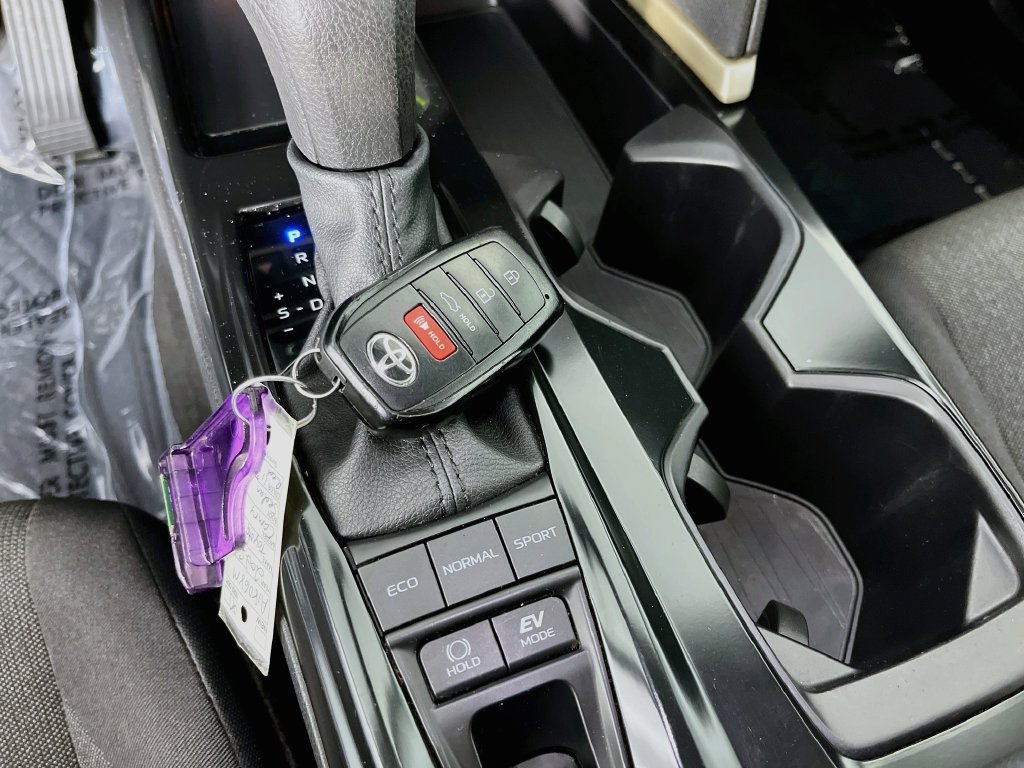 Used 2025 Toyota Camry LE FWD image 21