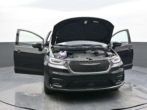 New 2026 Chrysler Pacifica Select w/ S Appearance Package image 60