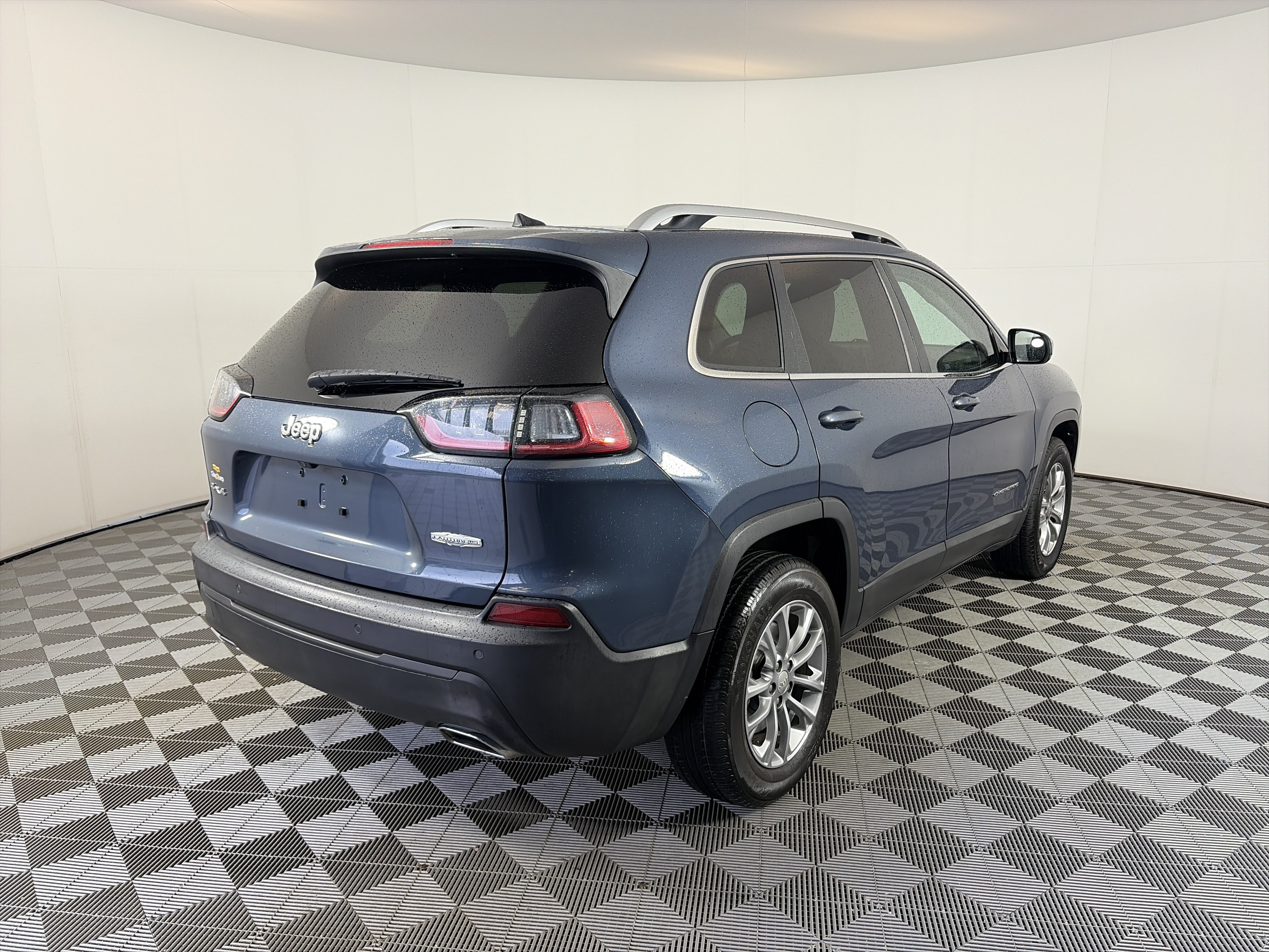 Used 2021 Jeep Cherokee Latitude Lux w/ Sun & Sound Group AWD/4WD image 10