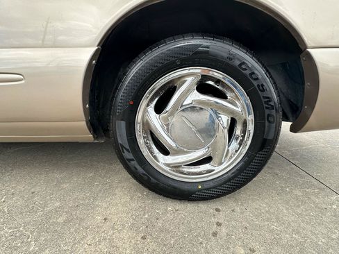 Used 1997 Ford Thunderbird LX RWD image 13