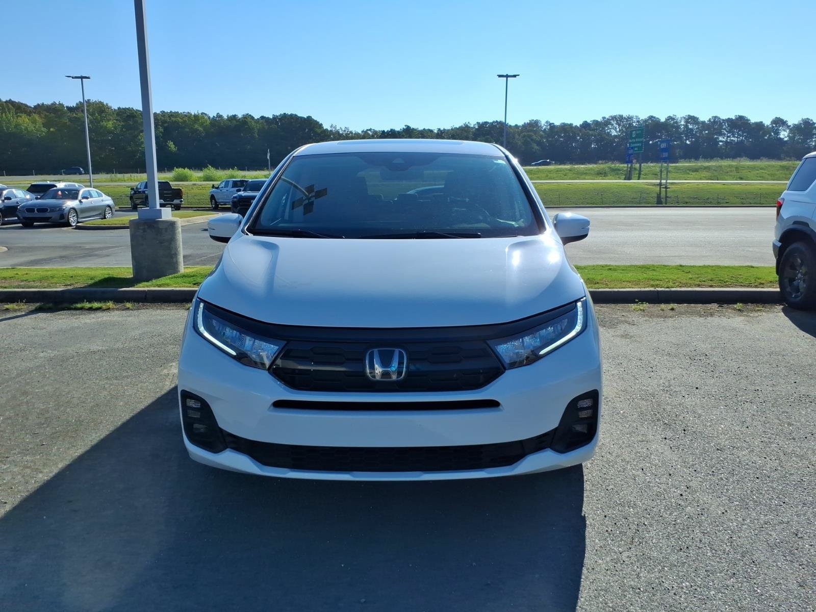 Used 2026 Honda Odyssey Touring image 2