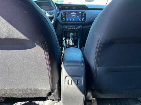 Used 2023 Nissan Kicks SR FWD image 36