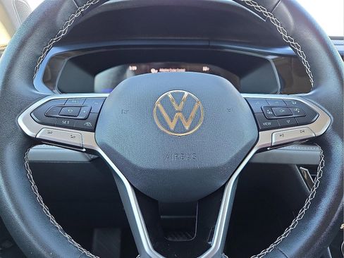 Used 2024 Volkswagen Taos SE image 24