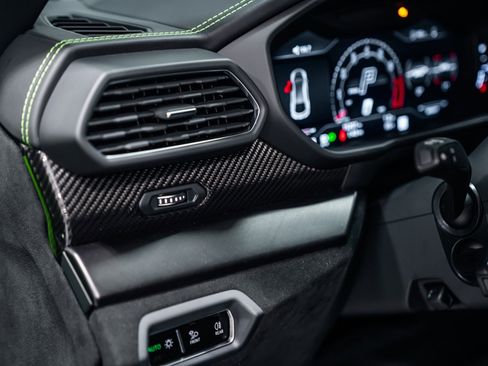 Used 2023 Lamborghini Urus Performante image 19