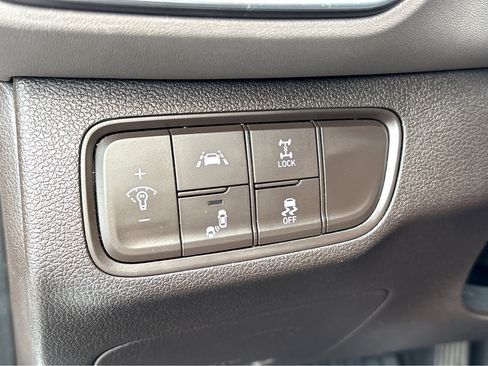 Used 2019 Hyundai Santa Fe SEL image 12