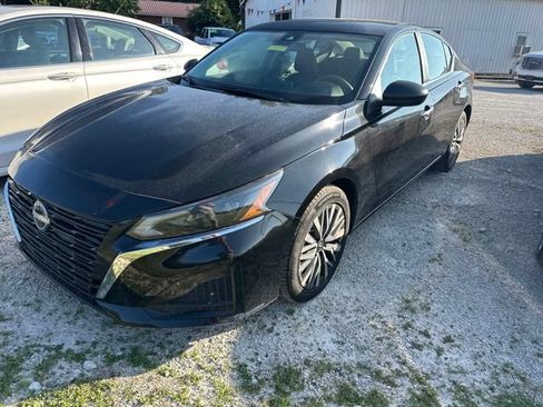 Used 2024 Nissan Altima 2.5 SV FWD image 21