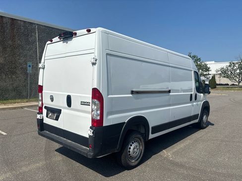 Used 2024 RAM ProMaster 2500 w/ Convenience Group FWD image 7