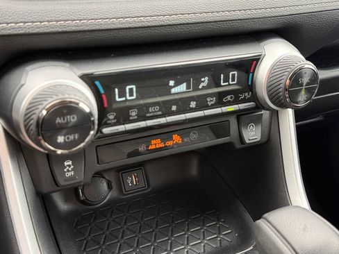 Certified 2024 Toyota RAV4 XLE FWD image 35