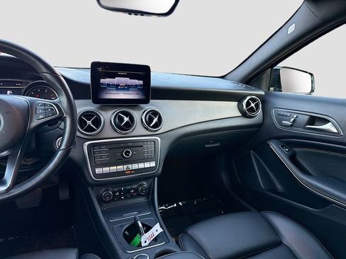 Used 2019 Mercedes-Benz GLA 250 4MATIC image 22