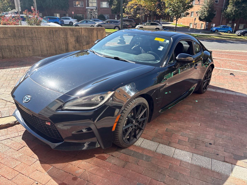 Used 2022 Toyota GR86 Premium w/ ALL Weather Mat Package (TMS) RWD image 7