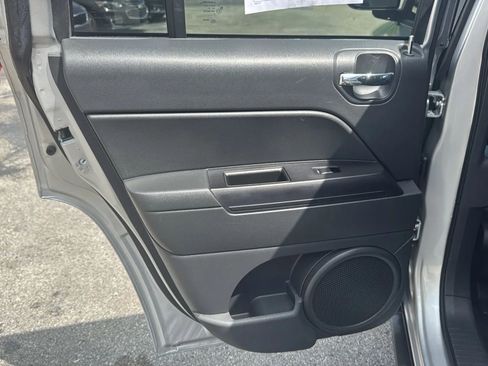 Used 2013 Jeep Compass Sport FWD image 17