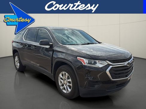 Used 2021 Chevrolet Traverse LS w/ LPO, Cargo Package FWD image 1