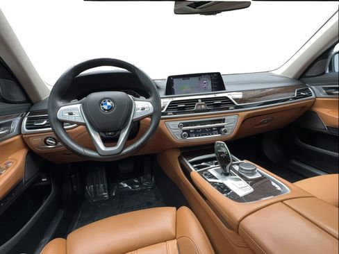 Used 2022 BMW 740i xDrive w/ Premium Package AWD/4WD image 35