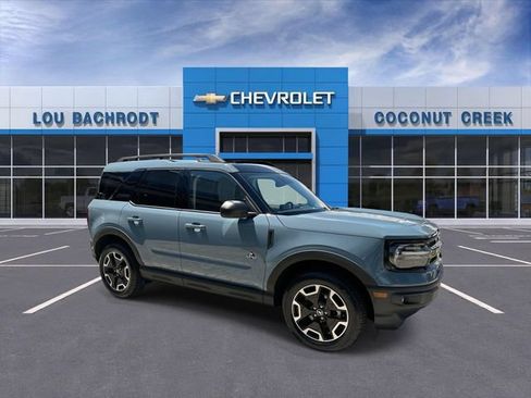 Used 2023 Ford Bronco Sport Outer Banks w/ Tech Package AWD/4WD image 2