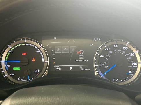 Used 2023 Toyota Highlander Bronze Edition FWD image 15