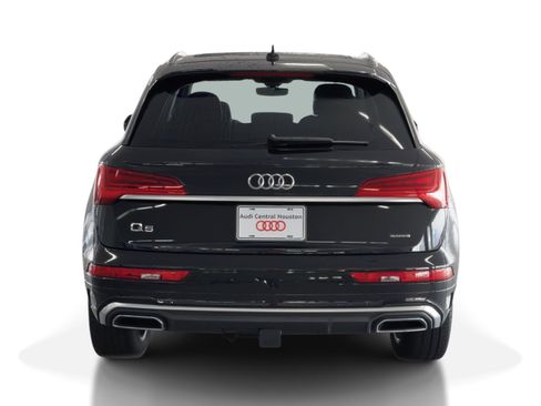 Used 2023 Audi Q5 e Premium w/ Convenience Package image 10