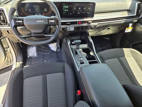 New 2026 Kia Sorento LX FWD image 19
