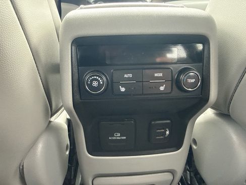 Used 2019 GMC Acadia SLT AWD/4WD image 16