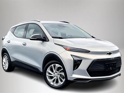 Used 2023 Chevrolet Bolt EUV LT image 1