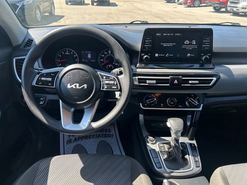 Used 2022 Kia Seltos LX AWD/4WD image 15