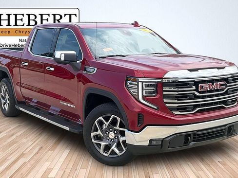 Used 2022 GMC Sierra 1500 SLT AWD/4WD image 2