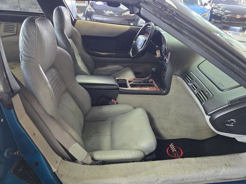 Used 1995 Chevrolet Corvette Coupe image 12