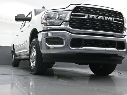 Used 2022 RAM 2500 Big Horn AWD/4WD image 46