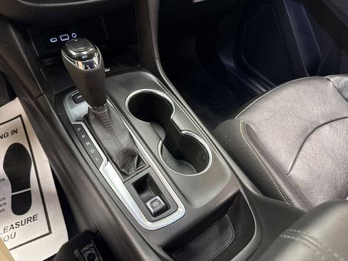 Used 2020 Chevrolet Equinox Premier image 35