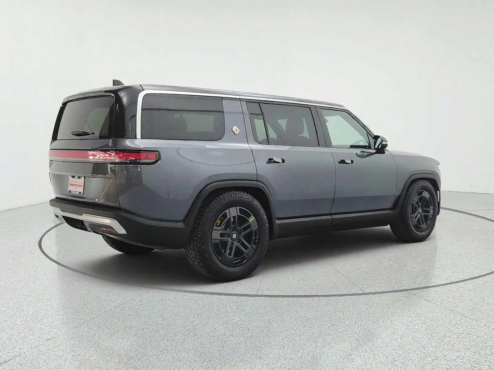 Used 2023 Rivian R1S Launch Edition Quad AWD/4WD image 5