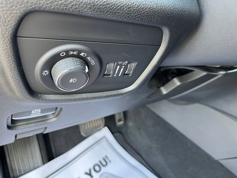 Used 2022 Jeep Grand Cherokee L Limited image 12