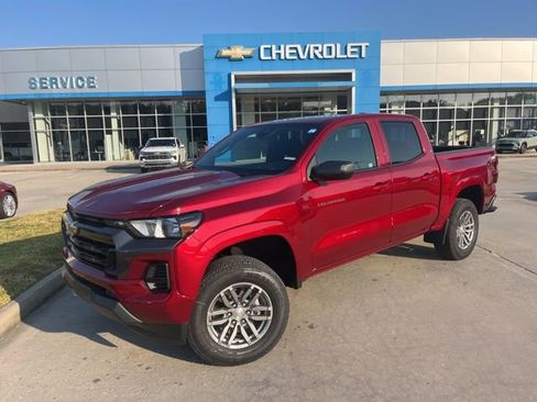 New 2026 Chevrolet Colorado LT image 2