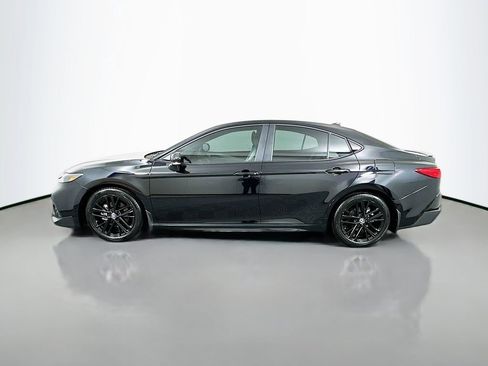 Used 2025 Toyota Camry SE image 8