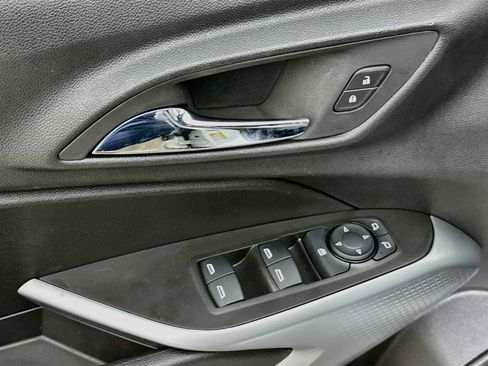 Used 2025 Chevrolet Trax RS w/ Driver Confidence Package FWD image 15