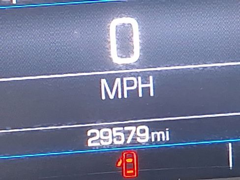 Used 2024 GMC Terrain SLE image 28