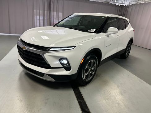 Used 2025 Chevrolet Blazer LT FWD image 3